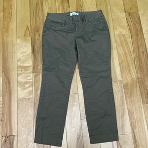 Old Navy capris Size 2 Taupe( greytan)